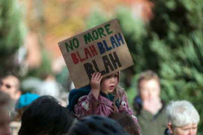 英格兰谢菲尔德的抗议者在格拉斯哥的联合国气候会议上推动了更大的行动。