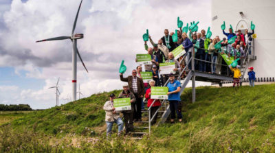 德国诺尔福斯兰州的社区拥有的Ellhöft风电场生产足够的能量，以18,750户。