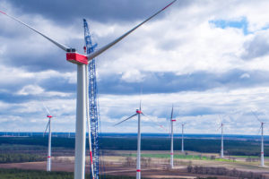 3月31日，德国北部梅克伦堡-西波美拉尼亚州正在建设一个风力发电场。