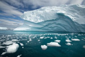 南极洲西部的冰川和浮动冰架正变得越来越不稳定。
