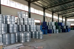 原材料的桶用于在河北省达兴的一家工厂制造含有CFC-11的泡沫绝缘材料。