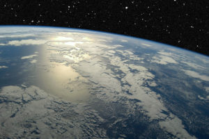 从国际空间站俯瞰地球。