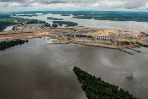 2015年，亚马逊河支流新谷河上正在建设的贝罗蒙特大坝。