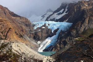 阿根廷圣克鲁斯省巴塔哥尼亚的Piedras Blancas冰川。
