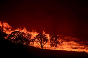 2月1日，澳大利亚堪培拉附近的清晰射程大火。
