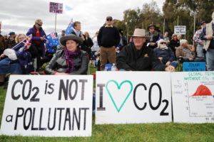 澳大利亚举行反气候变化行动集会。