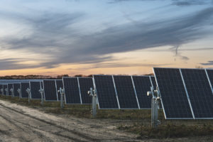 明尼苏达州的北极星太阳能电场，为能力有足够的电力到电力20,000个房屋。