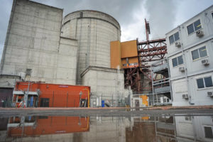 Unit 2在Chinon的法国核电站反应堆，于2016年6月开幕，现在正在退役。
