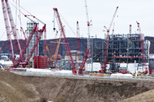 Shell Chemical Appalachia公司的乙烷裂解厂2月在宾夕法尼亚州Monaca的建设。
