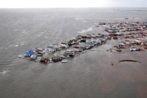 2012年10月，超级风暴桑迪之后，新泽西州大洋县的房屋被洪水淹没。