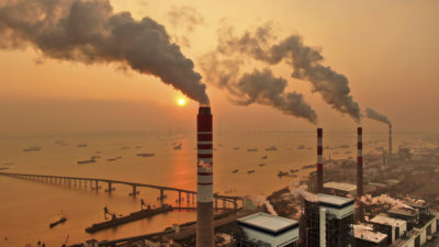 中国江苏省燃煤电厂。
