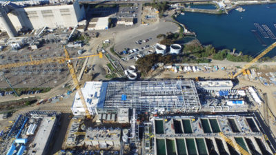 Calaude“Bud”Lewis Carlsbad海水淡化厂在加州海岸为圣地亚哥提供了5000万加仑的淡水。