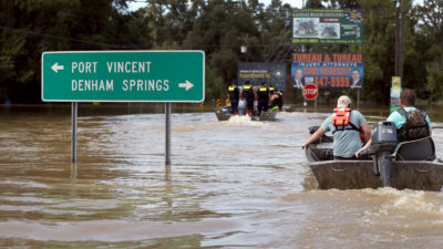 洪水淹没的港口文森特，路易斯安那州历史雨后2016年8月。
