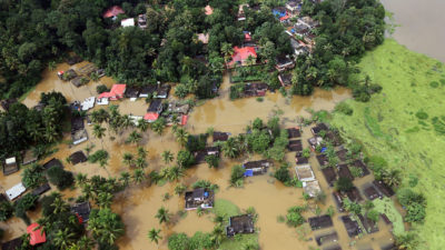 在印度喀拉拉邦的部分淹没房屋去年8月。