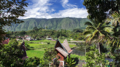 印度尼西亚北部苏门答腊的巴里斯山的一个村庄。