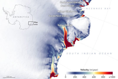 南极洲东部威尔克斯陆地沿岸的冰川每年都有冰流失。自2008年以来，显示的前四个冰川的表面高度降低了约9英尺。