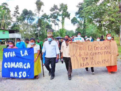 Naso部落的成员，由Reynaldo Santana王领导，3月在11月庆祝最高法院决定。