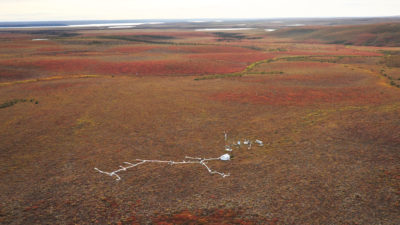 Trail谷Creek研究站的鸟瞰图在西加拿大北极，位于沿着Mackenzie三角洲。