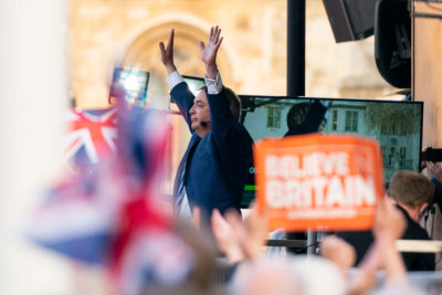 Brexit派对领导人的Nigel Magarage在2019年3月在伦敦议会广场的集会中。