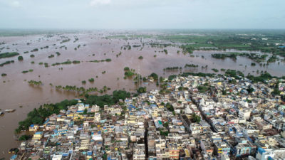 8月，印度西南部Jamkhandi市发生洪灾。
