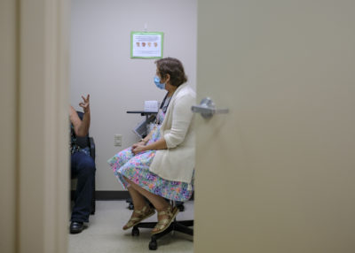 哮喘专家Deborah Gentile博士说,一个病人在Clairton保健诊所的基石。