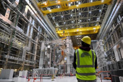 一个模块被聚集在国际核聚变项目ITER Saint-Paul-les-Durance,法国,2023年1月5日。