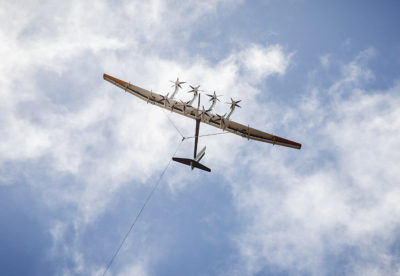 马卡尼（Makani）的硬翅无人机配备了风力涡轮机。