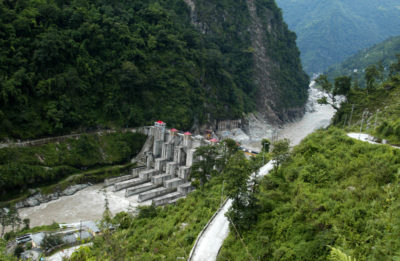 在锡金,印度Teesta-V水电大坝。