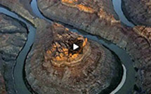 视频科罗拉多河上运行的空